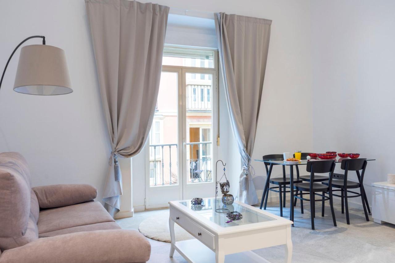 Апартаменти Acogedor Apartamento En Pleno Centro De Malaga By Sharingco Екстер'єр фото